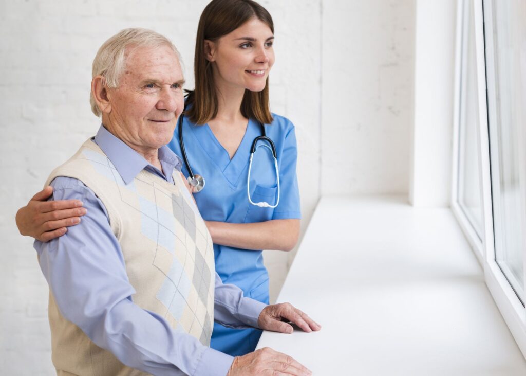 senior dans une maison de retraite Korian